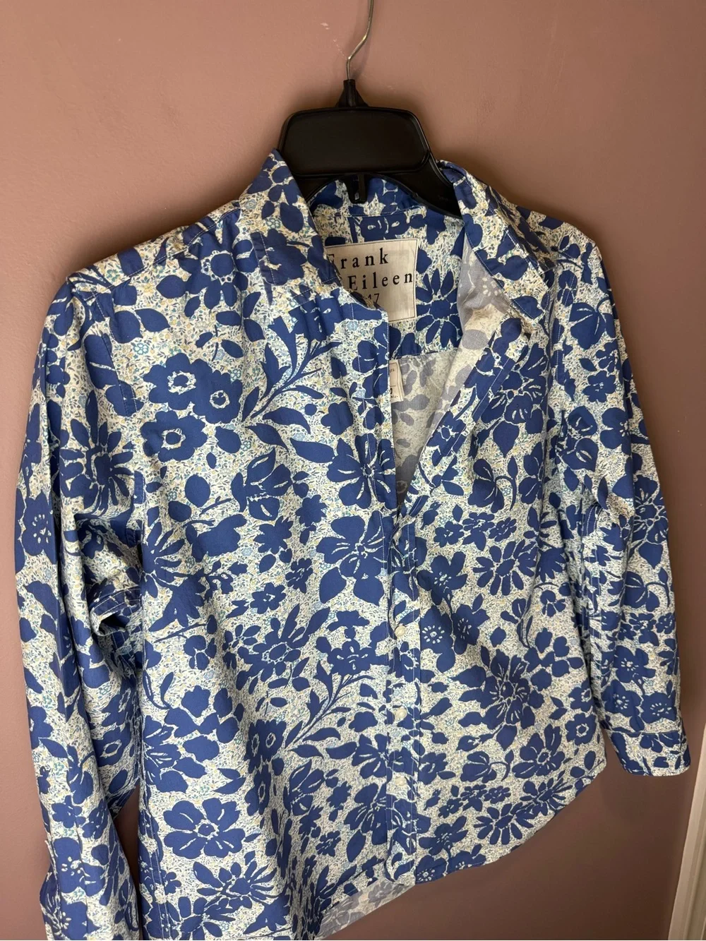 Frank & Eileen Navy and White Floral Button-Down Shirt M - Frank Style - Picture 4 of 11